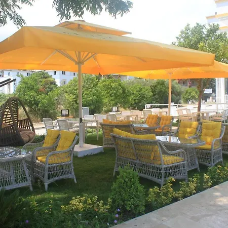 Отель Eramax 3*