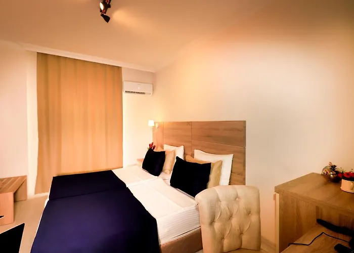 Eramax Hotel 3*
